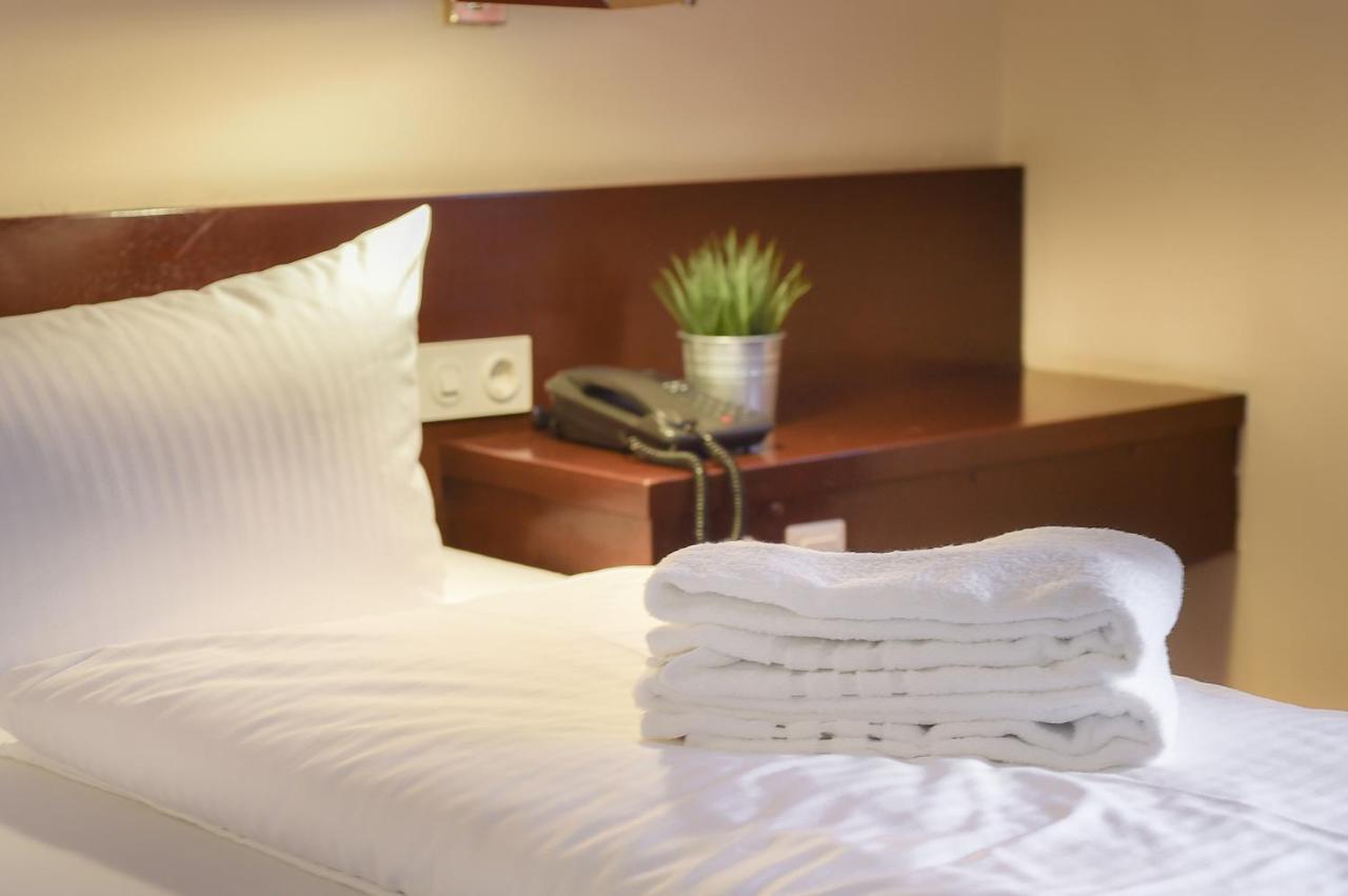 Kontaktlos Hotel Am Kappelberg Kontaktlos Fellbach Esterno foto